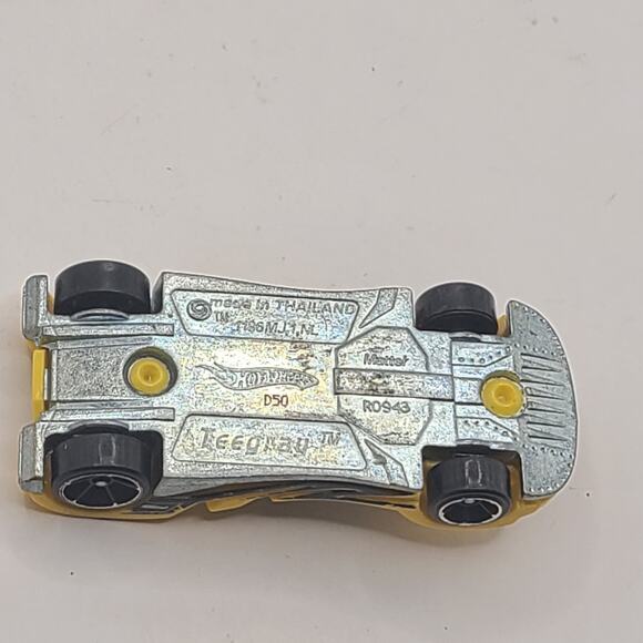 HOT Wheels Teegray Yellow Loose - Picture 5 of 5